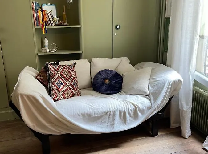 Cosy Nest In Montmartre